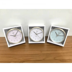 Relógio Analógico Decorativo em Alumínio Dourado – Design Moderno e Sofisticado